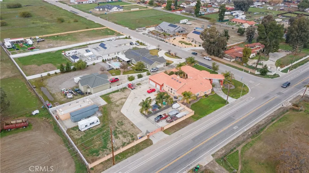 947 W Commonwealth Avenue Hemet, CA 92543