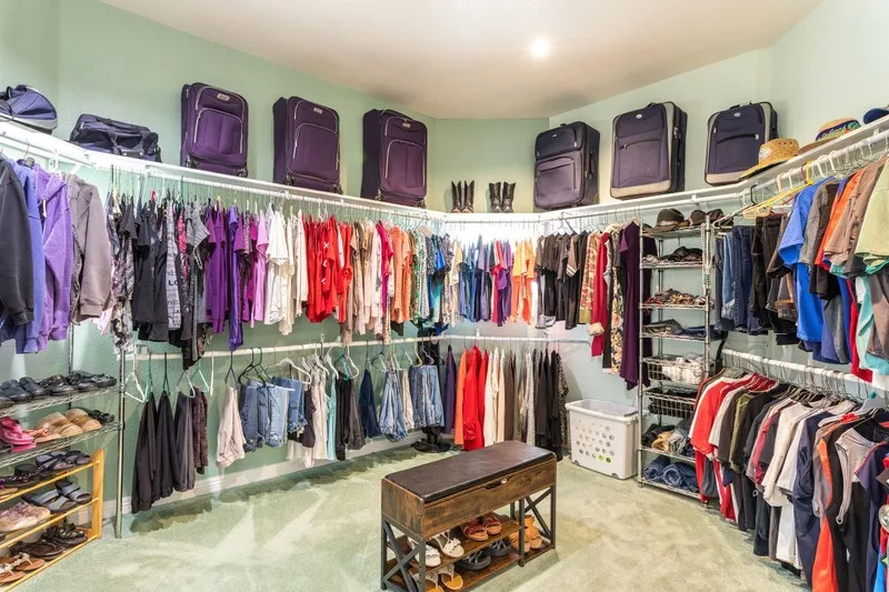 947 W Commonwealth Avenue Hemet, CA 92543