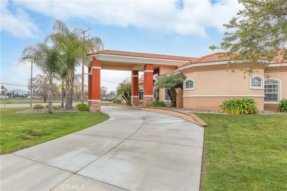 947 W Commonwealth Avenue Hemet, CA 92543