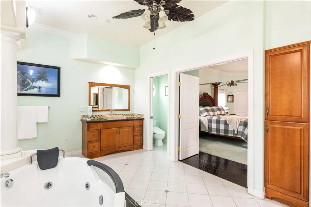 947 W Commonwealth Avenue Hemet, CA 92543