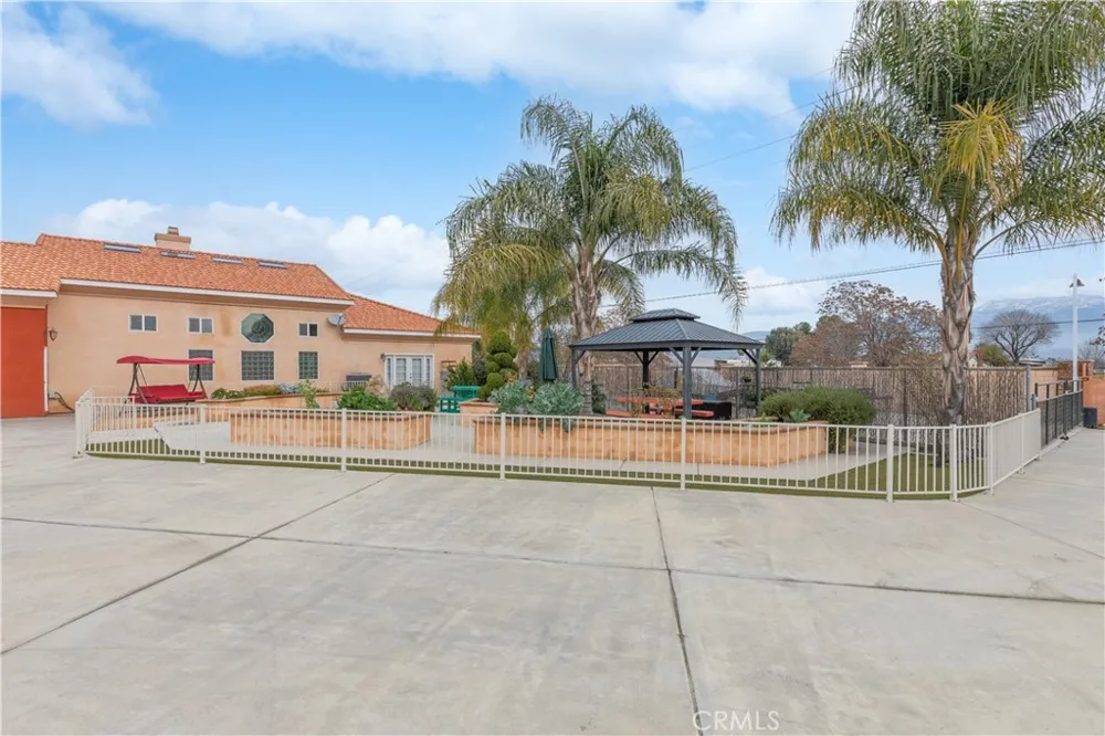 947 W Commonwealth Avenue Hemet, CA 92543
