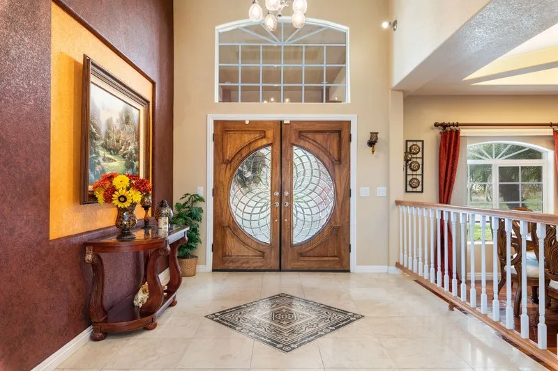 947 W Commonwealth Avenue Hemet, CA 92543
