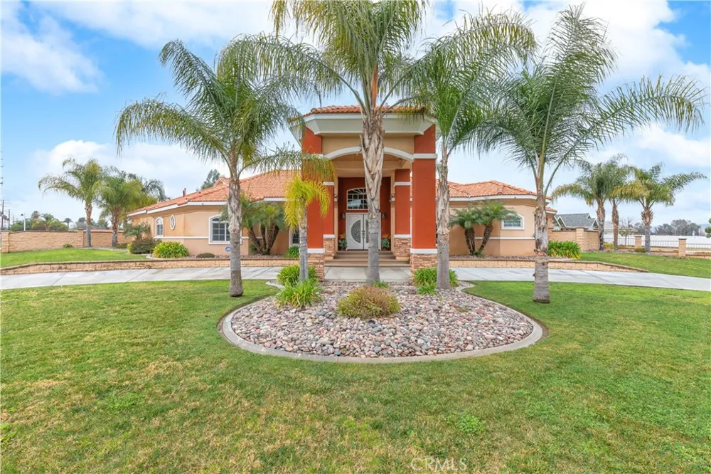947 W Commonwealth Avenue Hemet, CA 92543