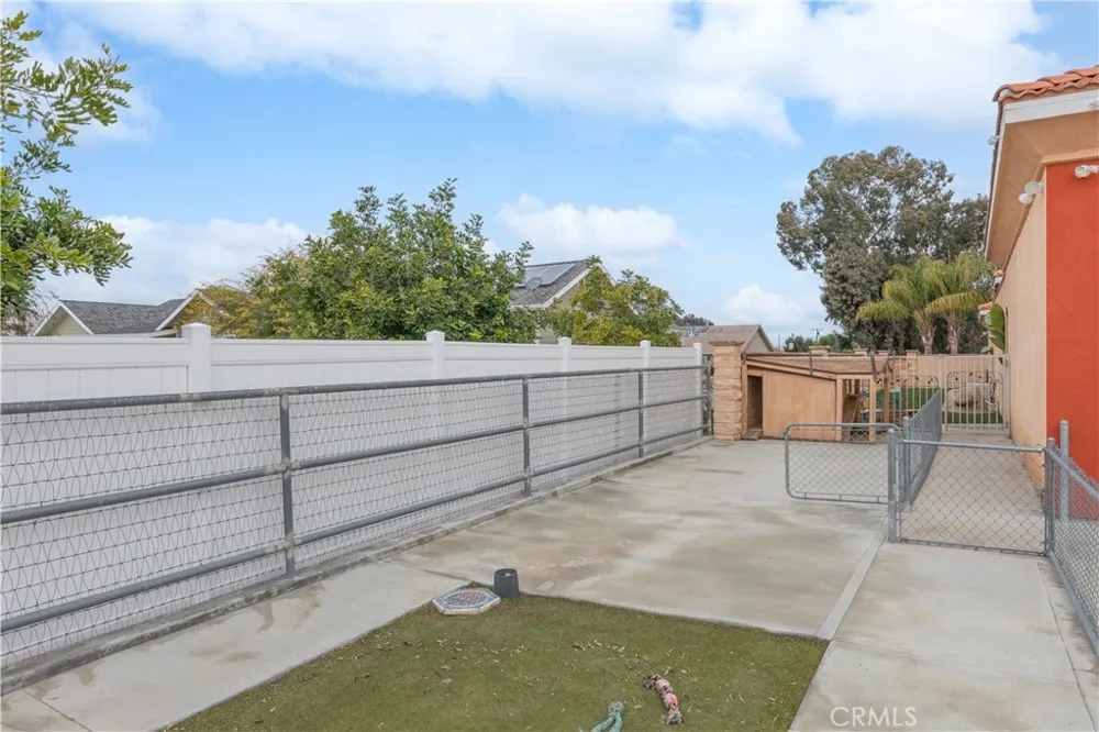 947 W Commonwealth Avenue Hemet, CA 92543