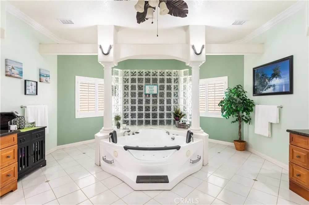 947 W Commonwealth Avenue Hemet, CA 92543