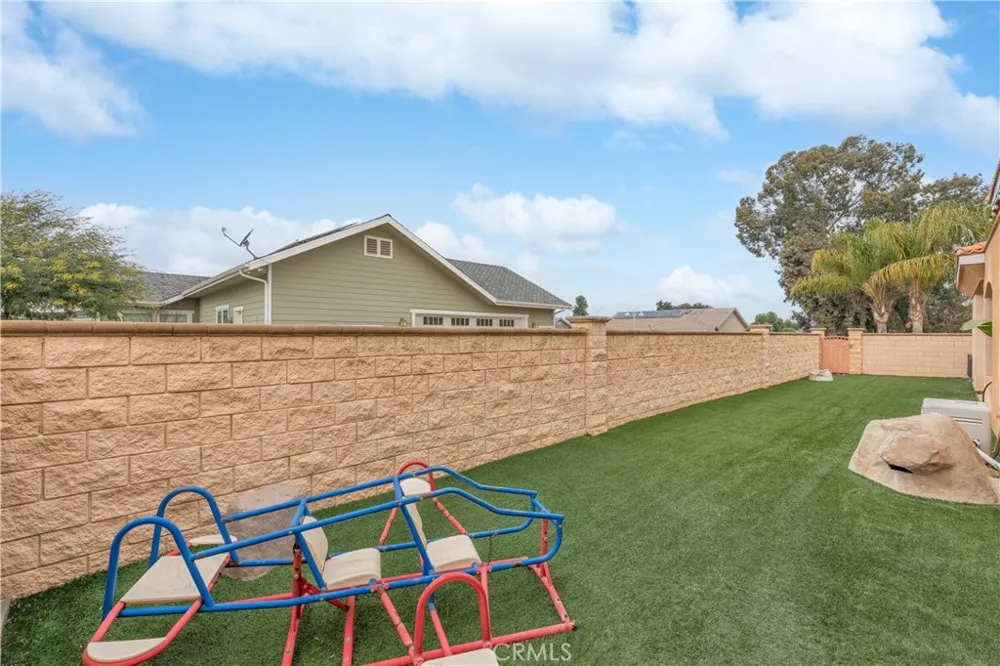 947 W Commonwealth Avenue Hemet, CA 92543