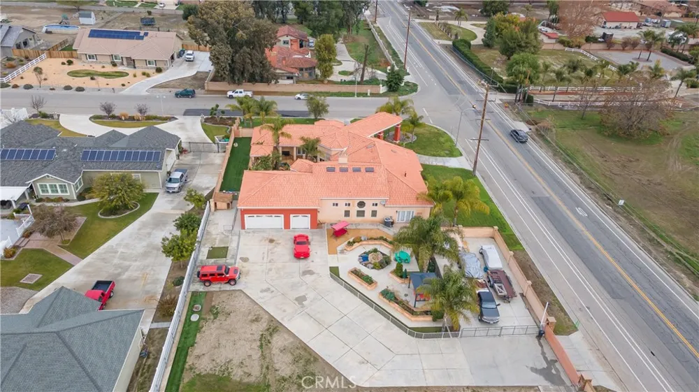 947 W Commonwealth Avenue Hemet, CA 92543