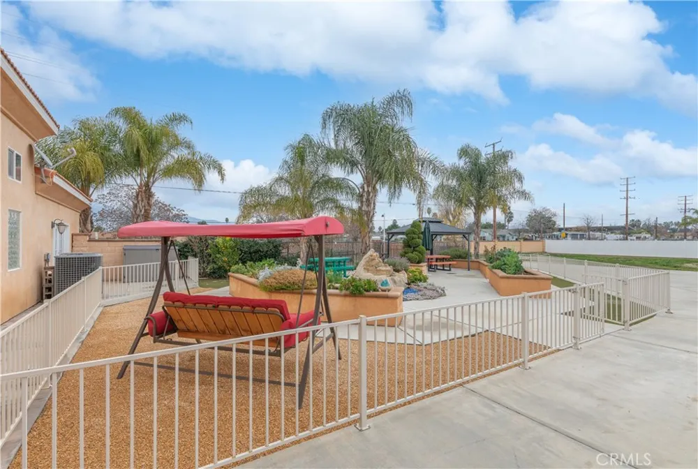 947 W Commonwealth Avenue Hemet, CA 92543