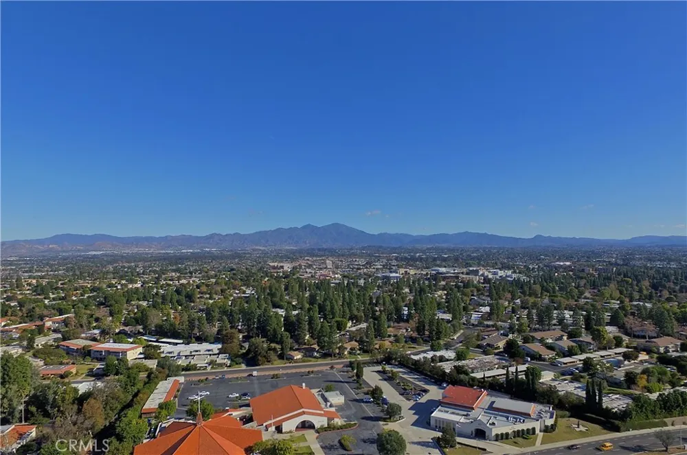 2200 Via Mariposa E Laguna Woods, CA 92637
