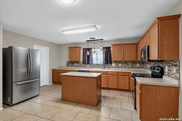8807 LAGUNA FLS San Antonio, TX 78251