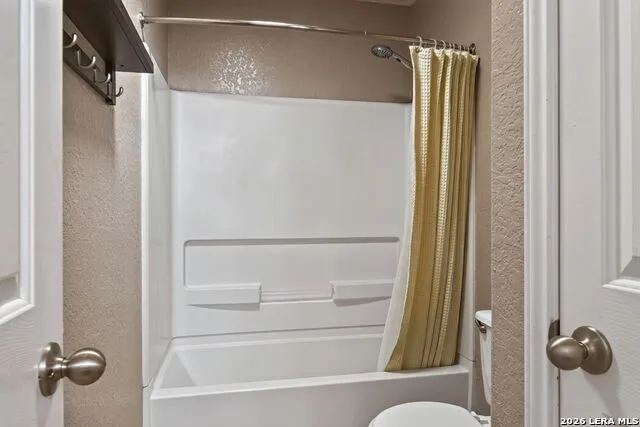 8807 LAGUNA FLS San Antonio, TX 78251