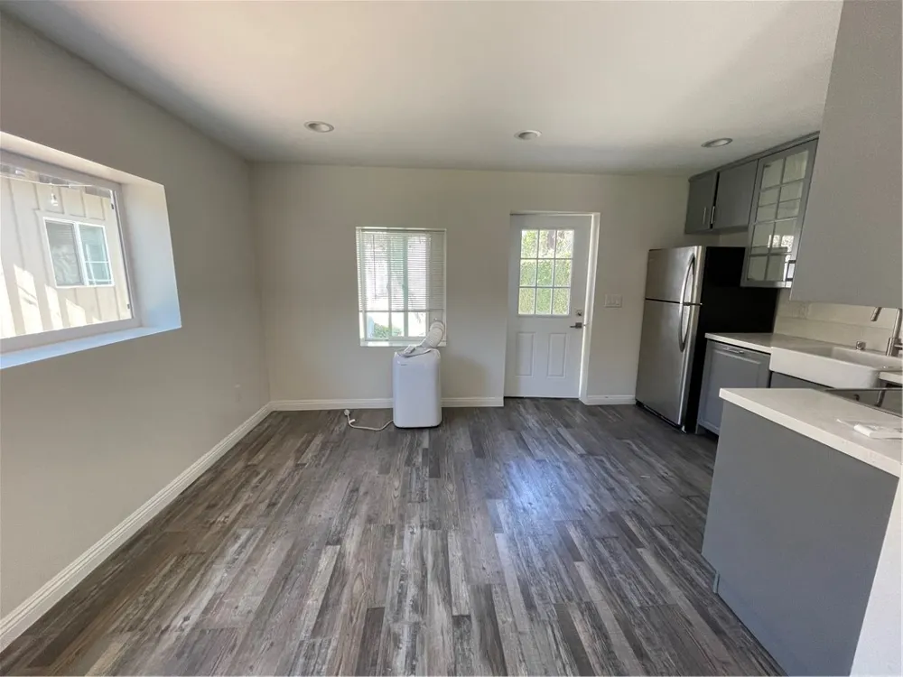 22018 Martinez St Woodland Hills, CA 91364