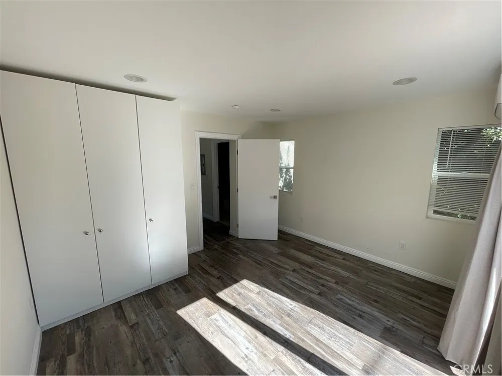 22018 Martinez St Woodland Hills, CA 91364