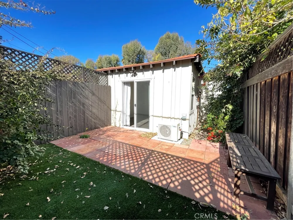 22018 Martinez St Woodland Hills, CA 91364