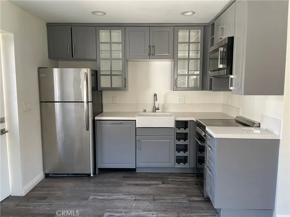 22018 Martinez St Woodland Hills, CA 91364