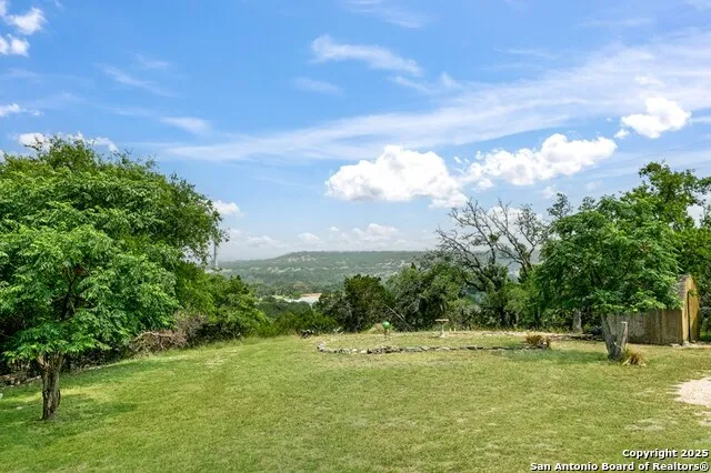 260 Chinaberry Lane Fredericksburg, TX 78624