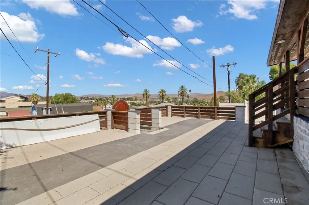 108 S Chestnut Lake Elsinore, CA 92530