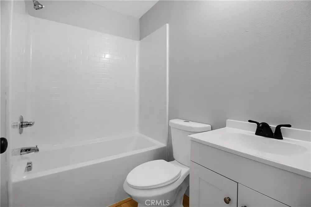 108 S Chestnut Lake Elsinore, CA 92530