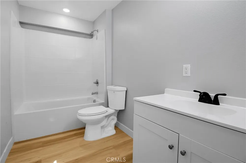 108 S Chestnut Lake Elsinore, CA 92530