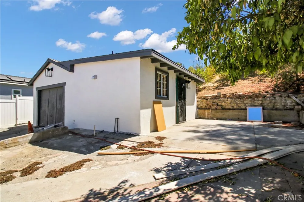 108 S Chestnut Lake Elsinore, CA 92530