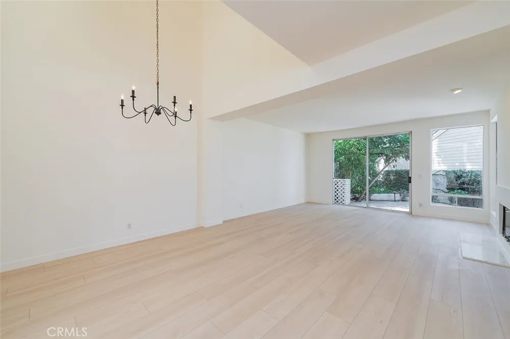 15 Harborcrest Irvine, CA 92604
