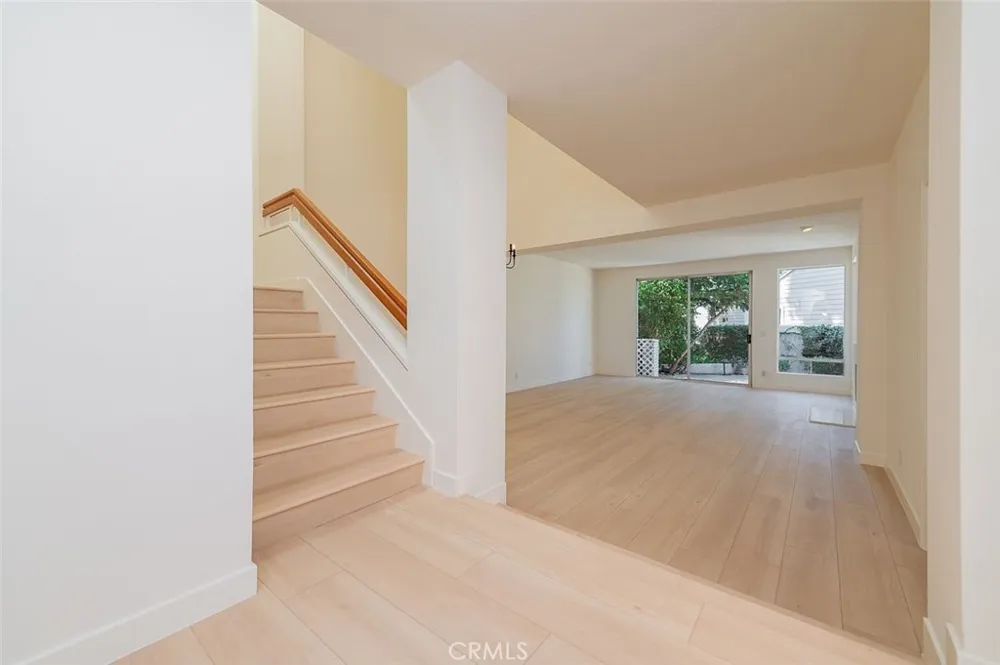 15 Harborcrest Irvine, CA 92604
