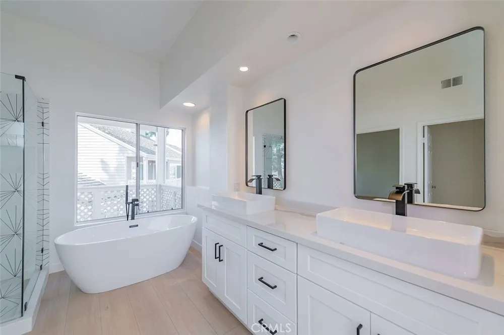 15 Harborcrest Irvine, CA 92604