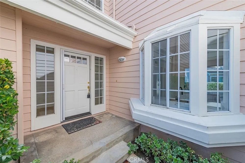 15 Harborcrest Irvine, CA 92604