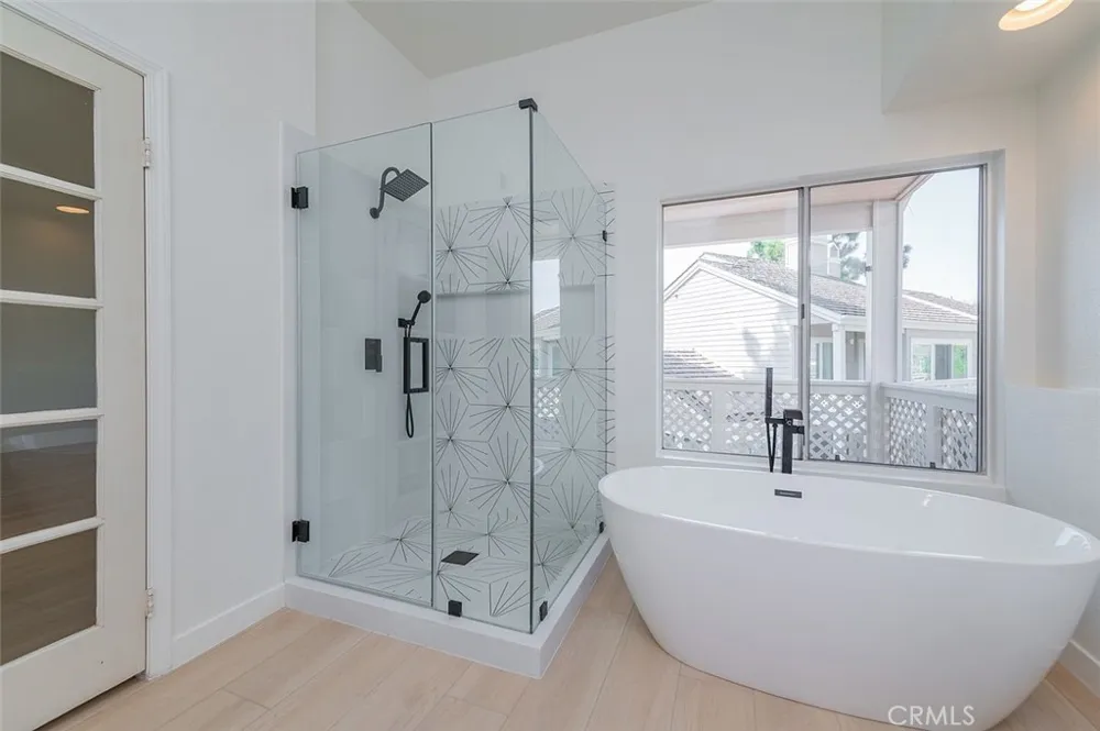 15 Harborcrest Irvine, CA 92604