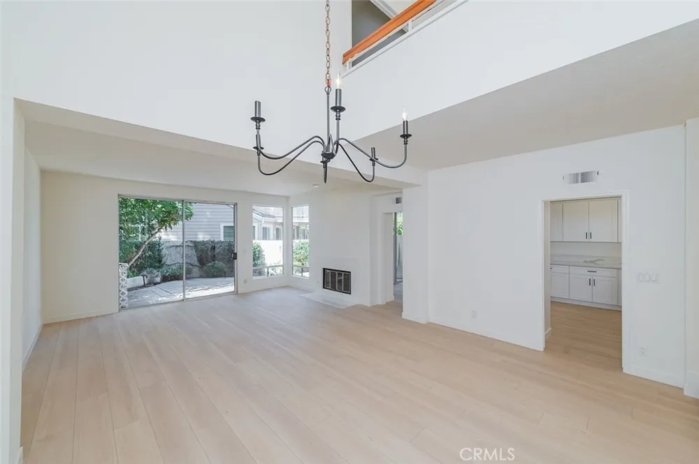 15 Harborcrest Irvine, CA 92604