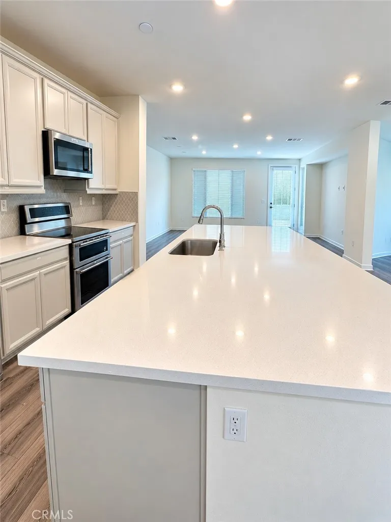 129 Citysquare Irvine, CA 92614