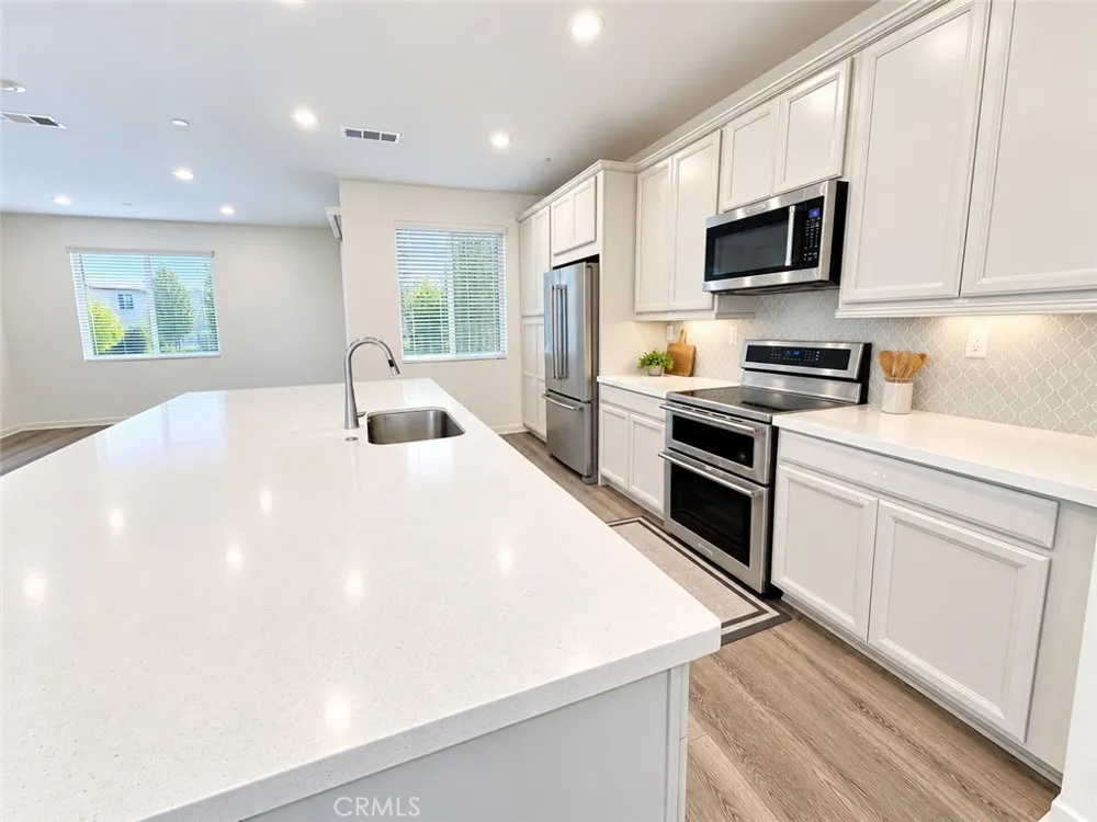 129 Citysquare Irvine, CA 92614