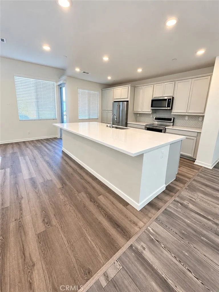 129 Citysquare Irvine, CA 92614