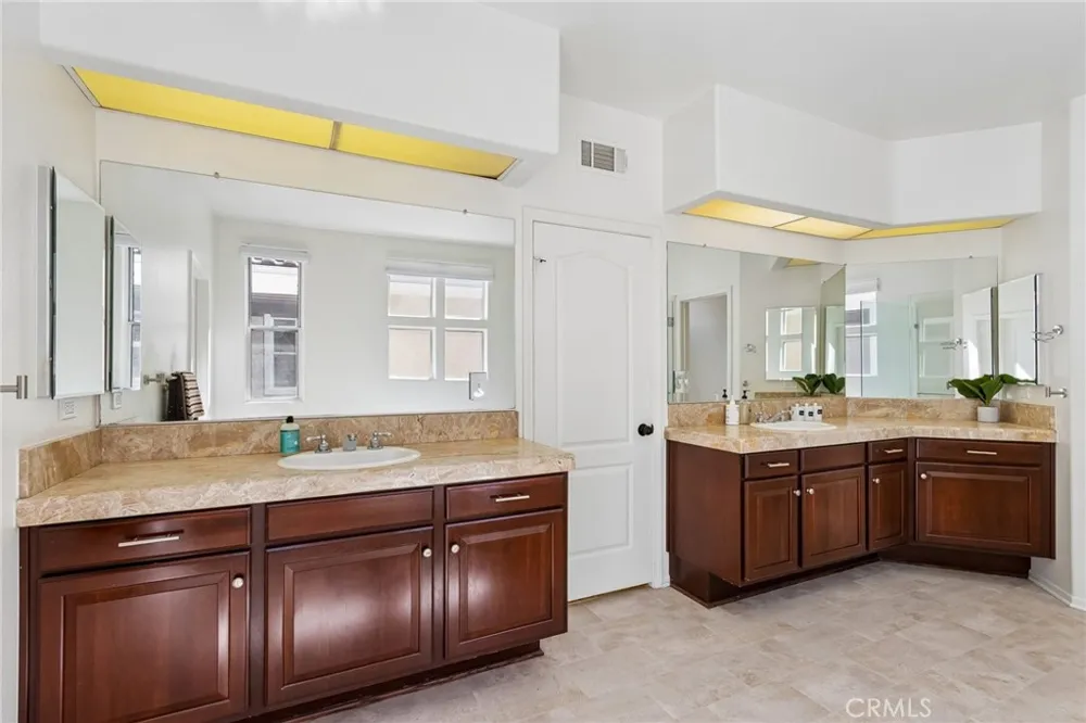 11479 Amberridge Court Moorpark, CA 93021