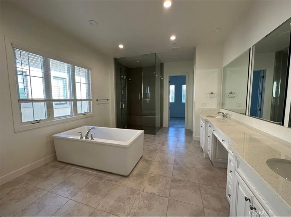 114 Spacial Irvine, CA 92618