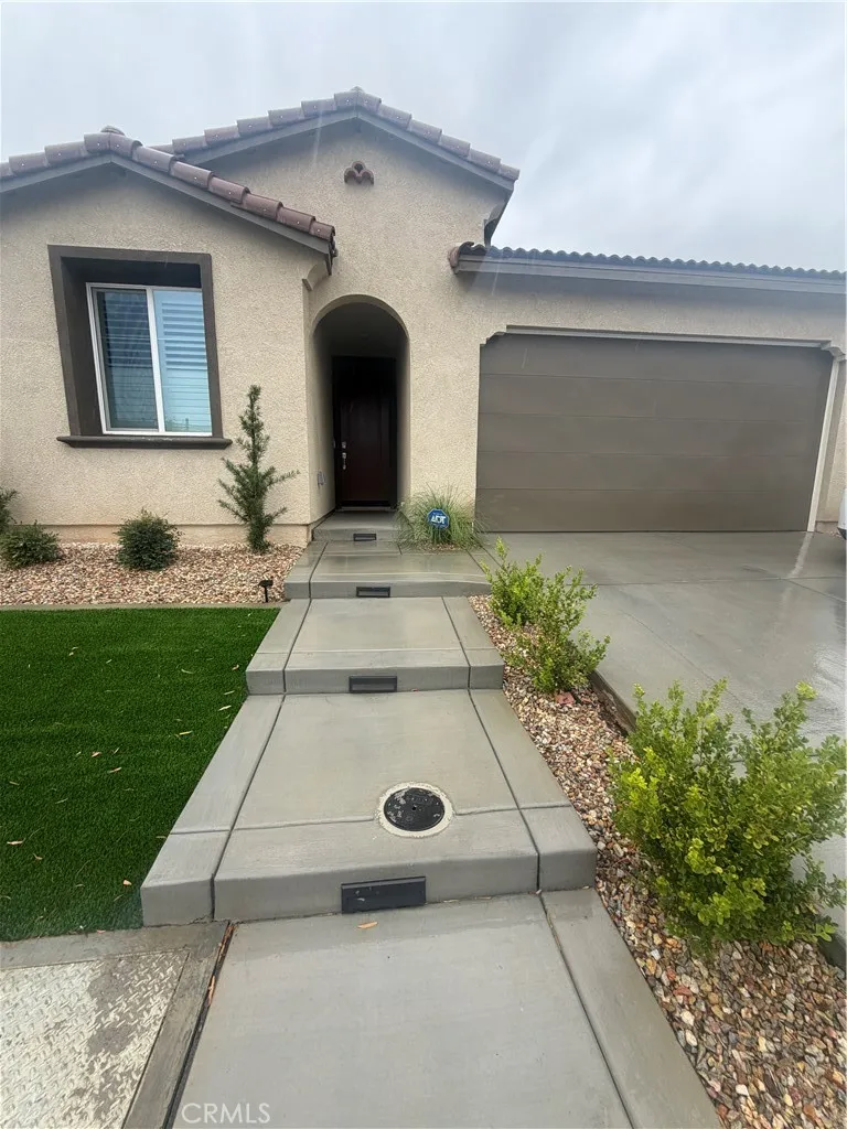 1749 Oleander Banning, CA 92220