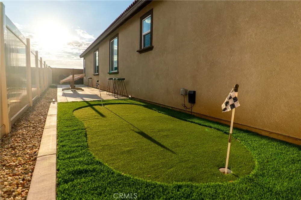 1749 Oleander Banning, CA 92220