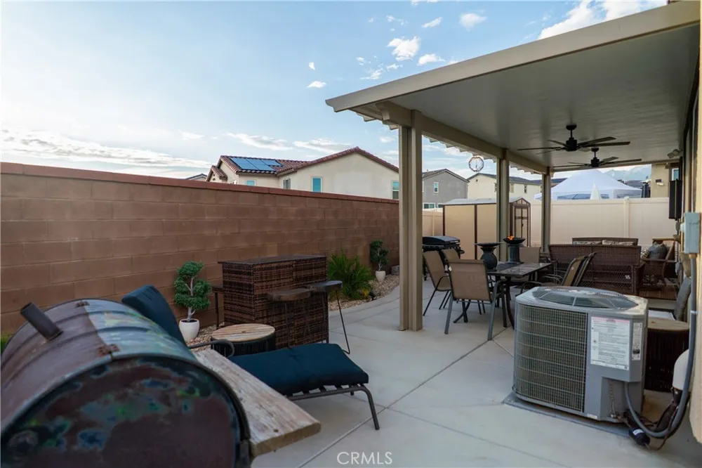 1749 Oleander Banning, CA 92220