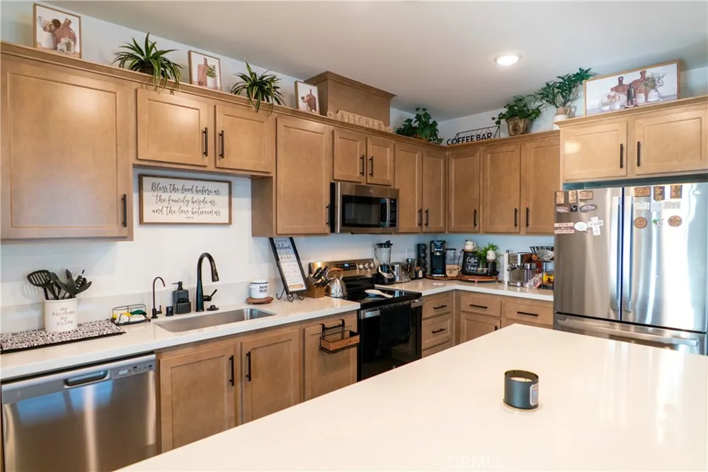 1749 Oleander Banning, CA 92220