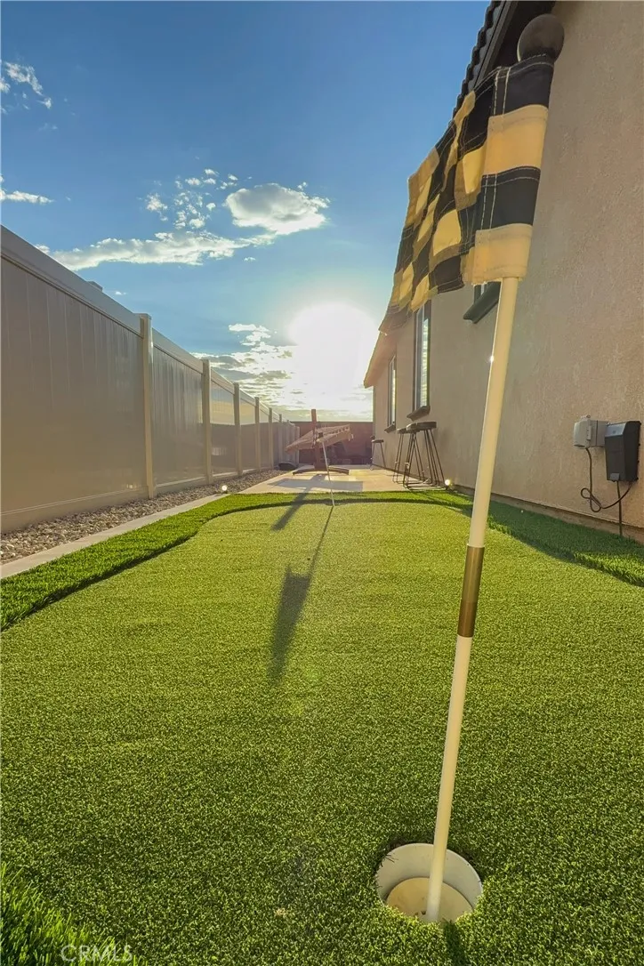 1749 Oleander Banning, CA 92220