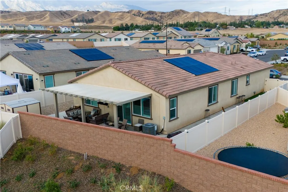 1749 Oleander Banning, CA 92220