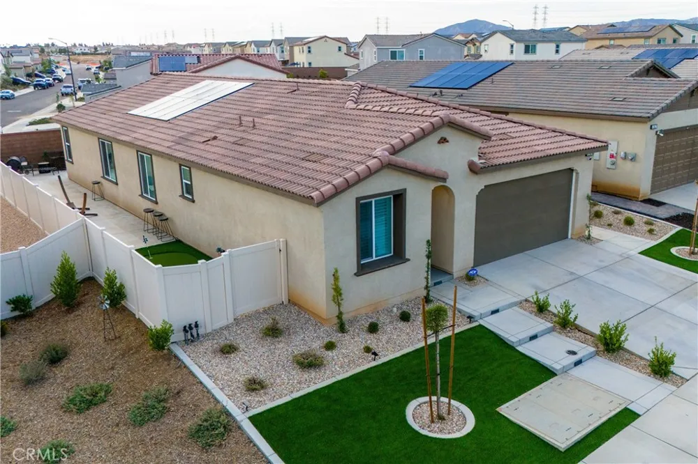 1749 Oleander Banning, CA 92220