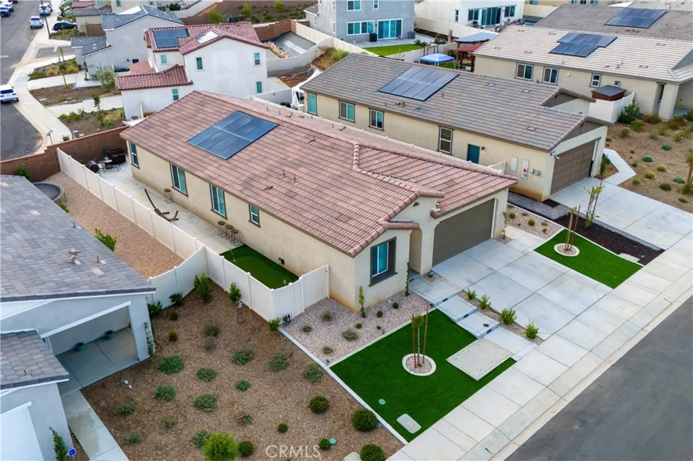 1749 Oleander Banning, CA 92220