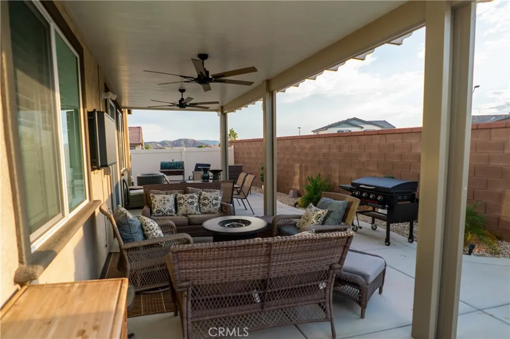 1749 Oleander Banning, CA 92220