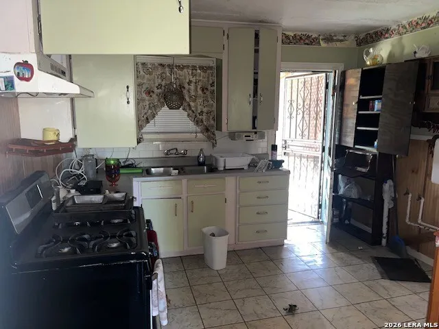 18 ROSEMONT DR San Antonio, TX 78201