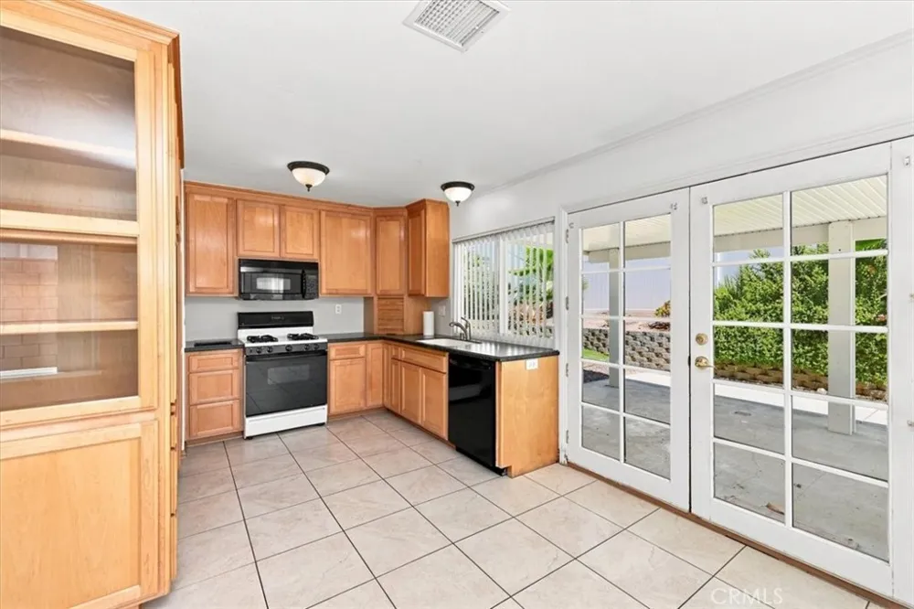 2877 Sulky Court Riverside, CA 92504