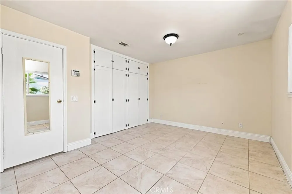 2877 Sulky Court Riverside, CA 92504