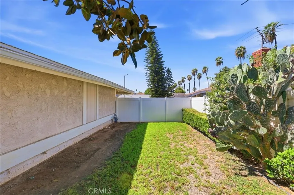 2877 Sulky Court Riverside, CA 92504