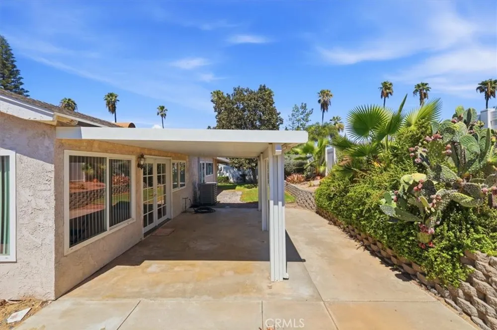 2877 Sulky Court Riverside, CA 92504