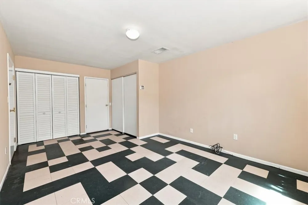 2877 Sulky Court Riverside, CA 92504